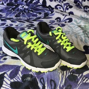 Nike Revolution 2 // NWOB Teal, Gray, White & Yllw